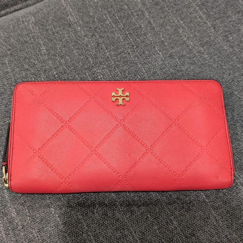 Tory Burch Coral Leather Zip Around Wallet, 7.5x4x1", EUC